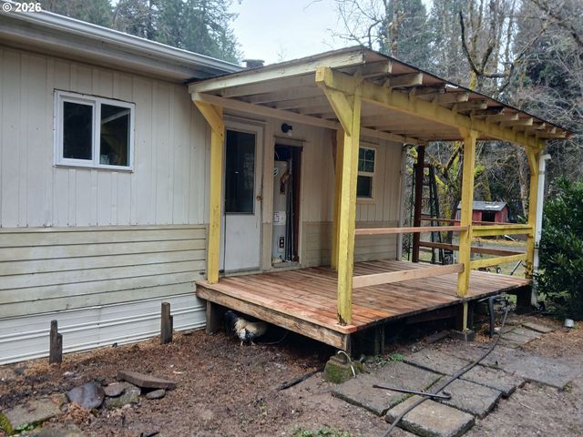 796 LEES CREEK Rd, Myrtle Creek, OR 97457