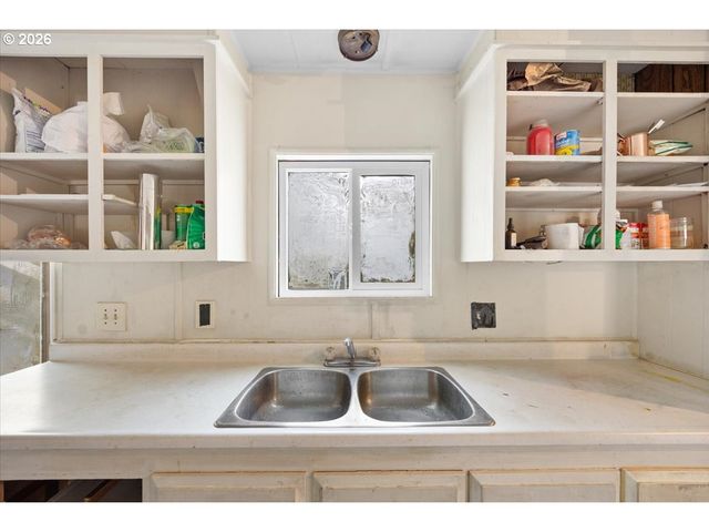 796 LEES CREEK Rd, Myrtle Creek, OR 97457