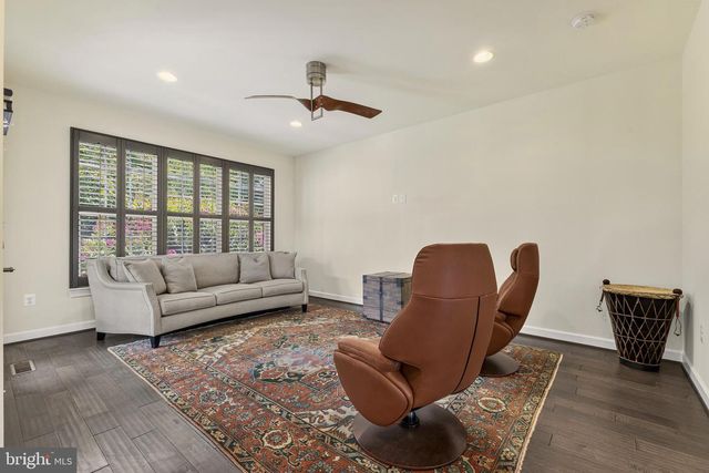 8007 TURTLE CREEK CIR, Gainesville, VA 20155