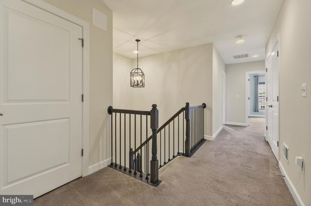 8007 TURTLE CREEK CIR, Gainesville, VA 20155