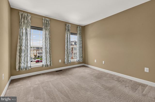 8007 TURTLE CREEK CIR, Gainesville, VA 20155