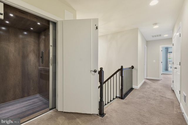 8007 TURTLE CREEK CIR, Gainesville, VA 20155