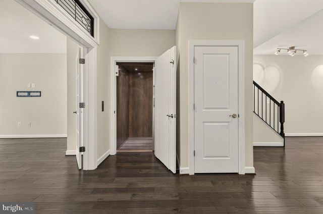 8007 TURTLE CREEK CIR, Gainesville, VA 20155