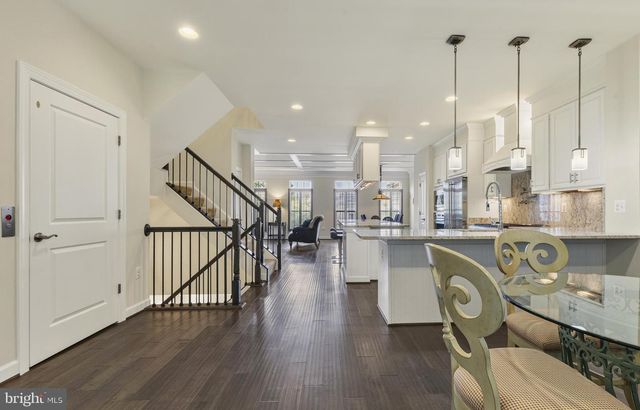 8007 TURTLE CREEK CIR, Gainesville, VA 20155