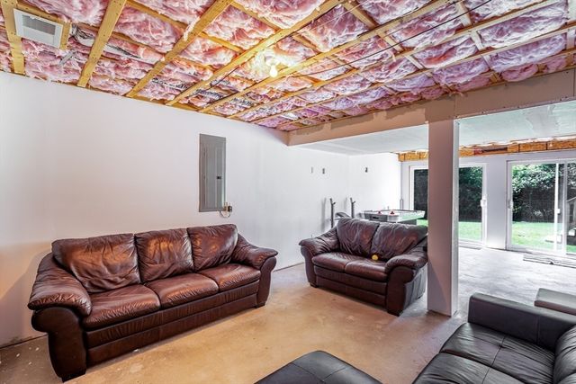 59 Camden, Cranston, RI 02921