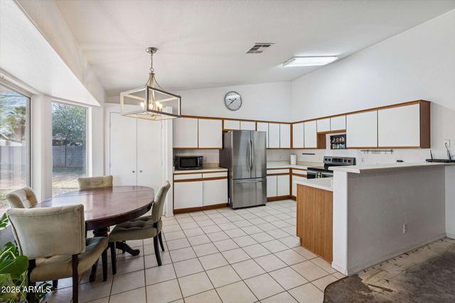 535 N BAILEY Circle, Mesa, AZ 85207