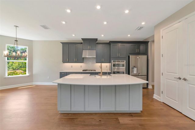 10187 MILKY WAY CIRCLE, Sarasota, FL 34241