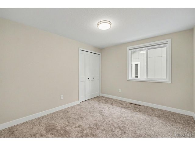 19 Placer Ave, Longmont, CO 80504