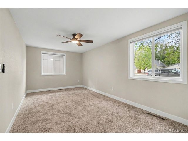 19 Placer Ave, Longmont, CO 80504
