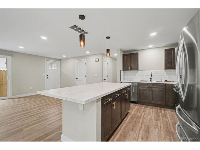 19 Placer Ave, Longmont, CO 80504