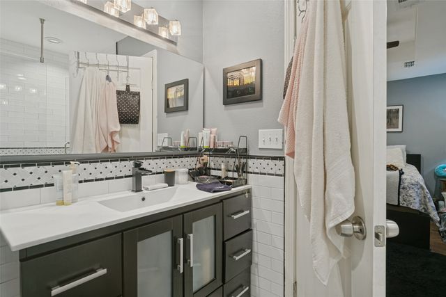2400 S Bonnie Brae Street, Denton, TX 76207