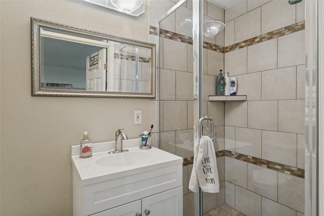 2400 S Bonnie Brae Street, Denton, TX 76207