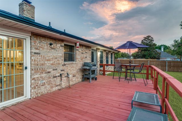 2400 S Bonnie Brae Street, Denton, TX 76207