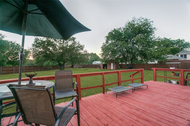 2400 S Bonnie Brae Street, Denton, TX 76207