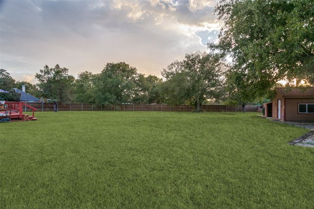2400 S Bonnie Brae Street, Denton, TX 76207