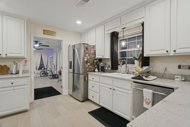 2400 S Bonnie Brae Street, Denton, TX 76207