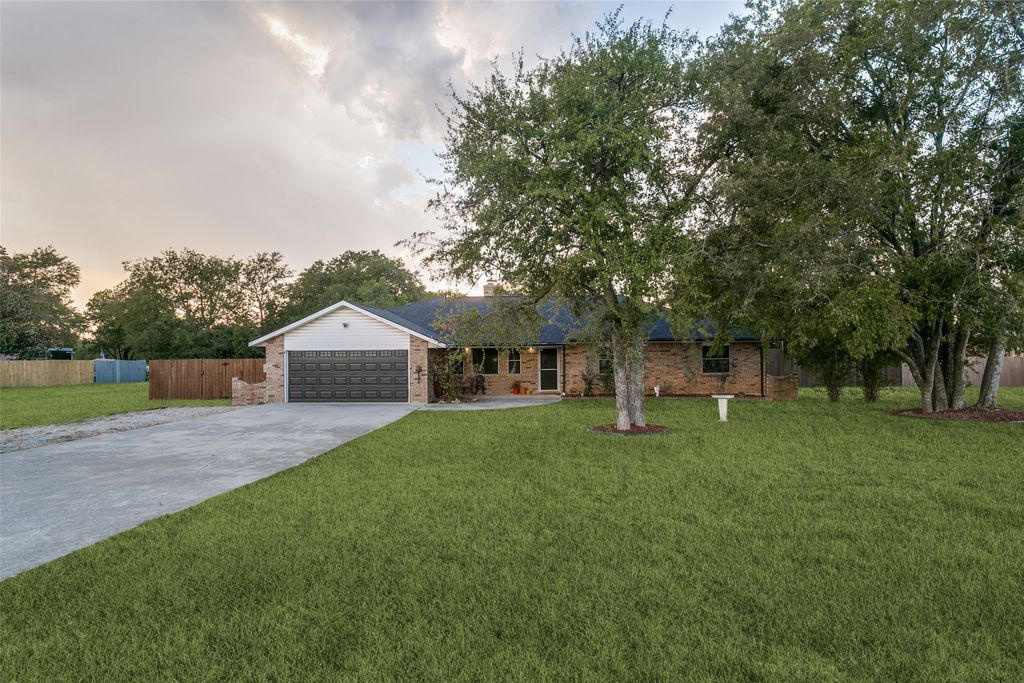 2400 S Bonnie Brae Street, Denton, TX 76207