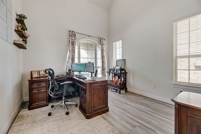 3940 Shrike Trail, Fort Worth, TX 76262