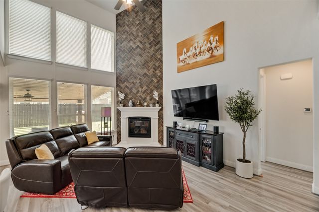 3940 Shrike Trail, Fort Worth, TX 76262