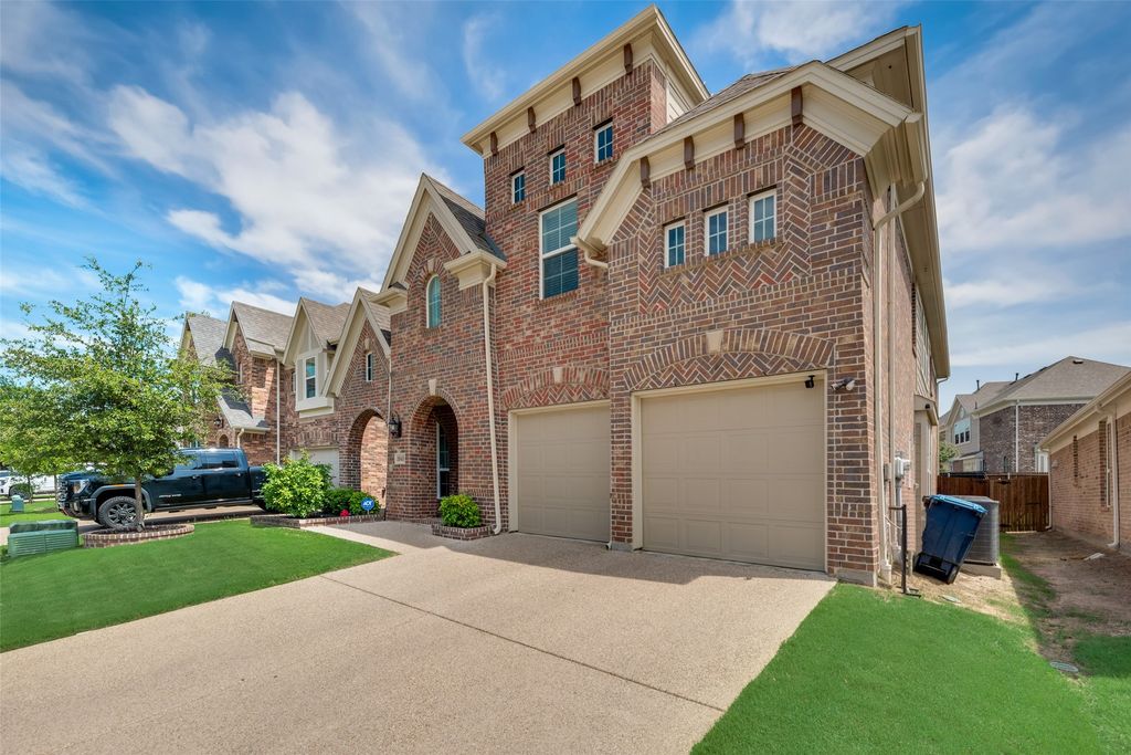 3940 Shrike Trail, Fort Worth, TX 76262