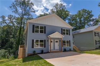 122 A and B Brookmeade Drive, Anderson, SC 29621