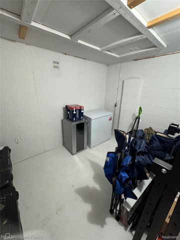 9390 Gale Road, Goodrich Village, MI 48438