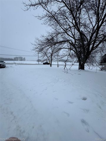 9390 Gale Road, Goodrich Village, MI 48438