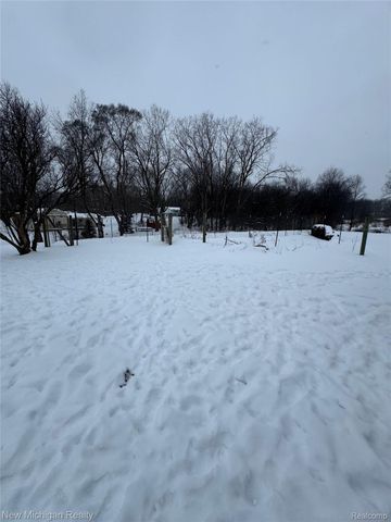 9390 Gale Road, Goodrich Village, MI 48438