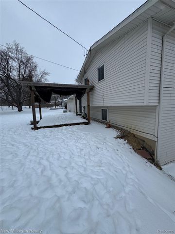 9390 Gale Road, Goodrich Village, MI 48438
