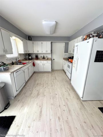 9390 Gale Road, Goodrich Village, MI 48438