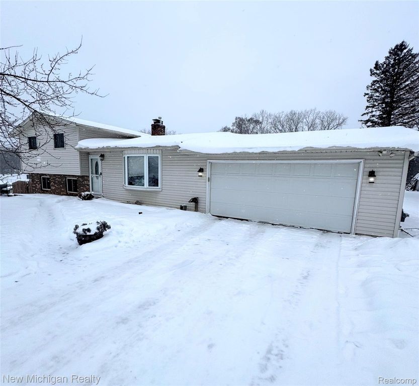 9390 Gale Road, Goodrich Village, MI 48438