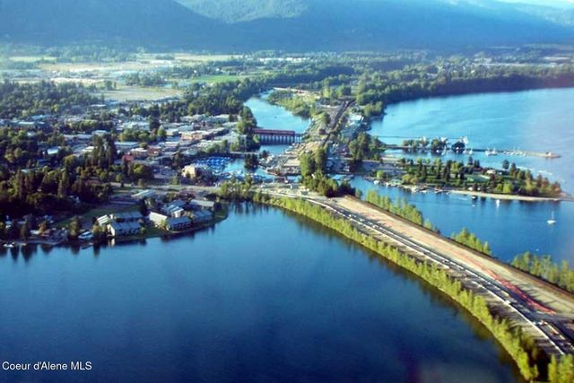 215 W Lake St, Sandpoint, ID 83864