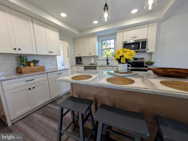 1716 SUPPLEE RD, Lansdale, PA 19446