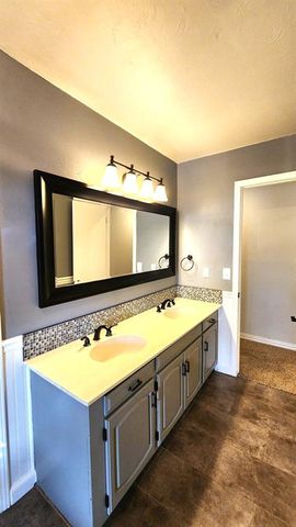 13200 Green Valley Drive, Oklahoma City, OK 73120