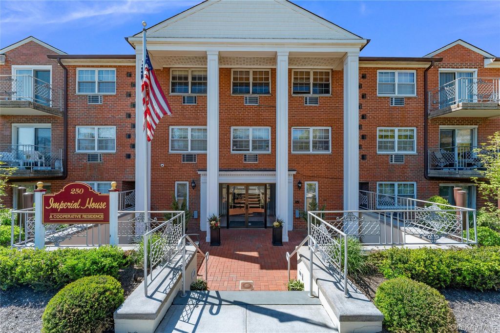 250 N Village Avenue A24, Rockville Centre, NY 11570