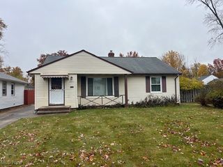 7377 Greenleaf Avenue, Parma, OH 44130