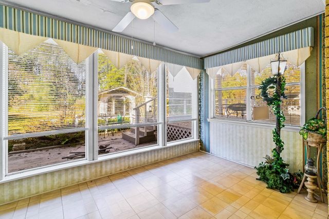 433 W Laurelia Road, Livingston, TX 77351