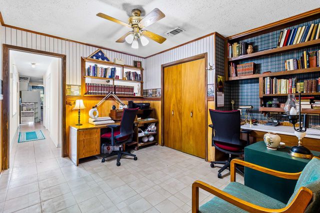 433 W Laurelia Road, Livingston, TX 77351