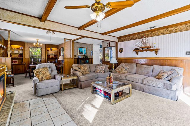 433 W Laurelia Road, Livingston, TX 77351