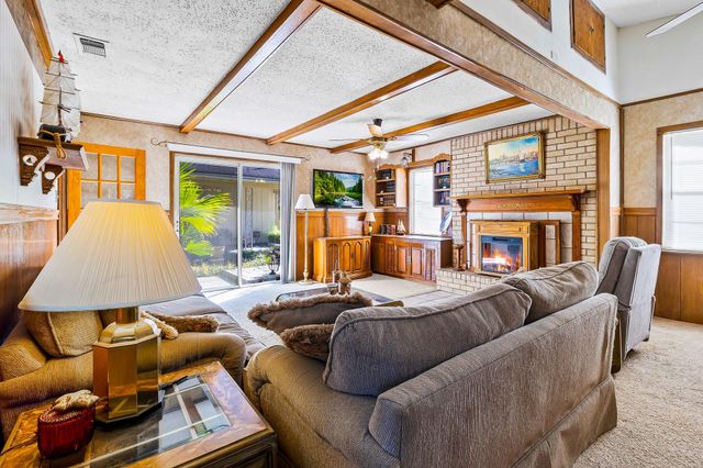 433 W Laurelia Road, Livingston, TX 77351