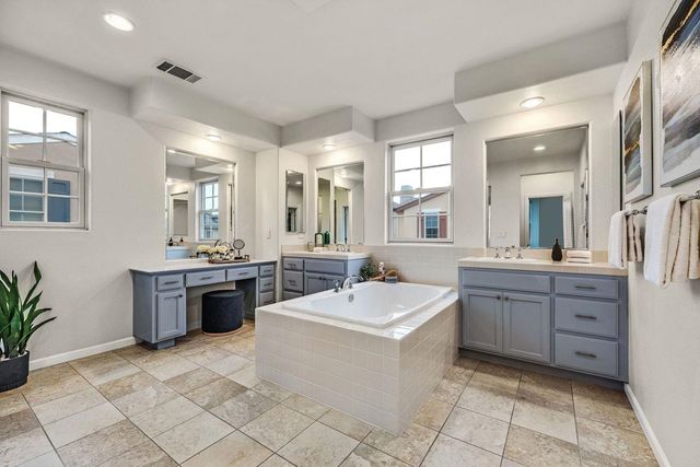 2428 Teal Ln, Alameda, CA 94501