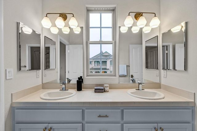 2428 Teal Ln, Alameda, CA 94501