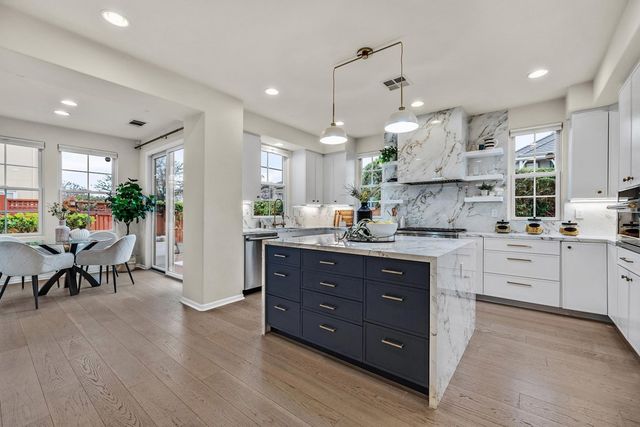 2428 Teal Ln, Alameda, CA 94501