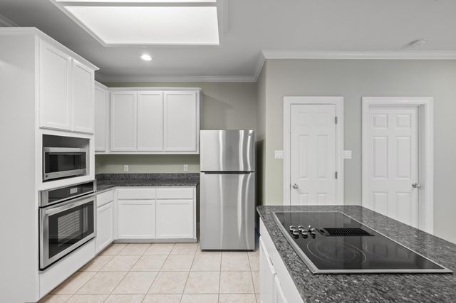 4010 Long Champ DR 19, Austin, TX 78746