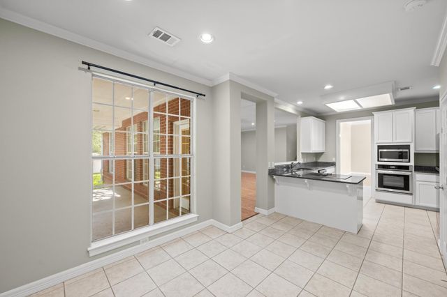 4010 Long Champ DR 19, Austin, TX 78746