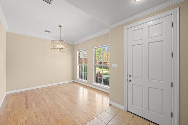 4010 Long Champ DR 19, Austin, TX 78746