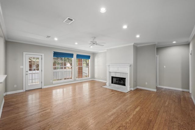 4010 Long Champ DR 19, Austin, TX 78746