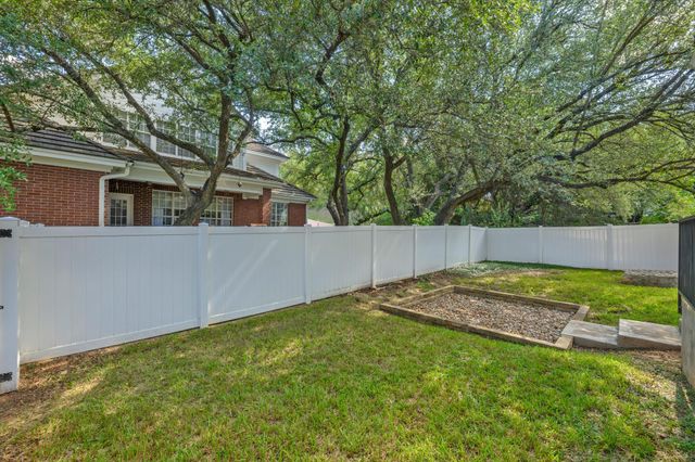 4010 Long Champ DR 19, Austin, TX 78746