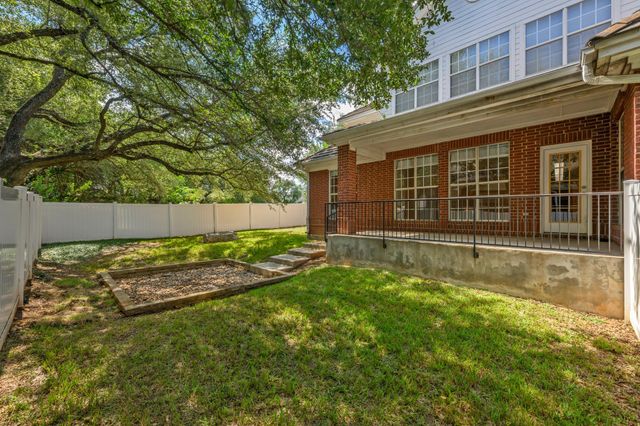 4010 Long Champ DR 19, Austin, TX 78746