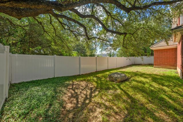 4010 Long Champ DR 19, Austin, TX 78746